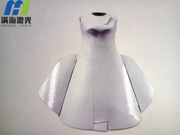 時裝係（xì）列畫冊激光鐳射（shè）加工