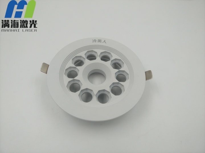 “冷美人”天花燈外殼激光雕刻