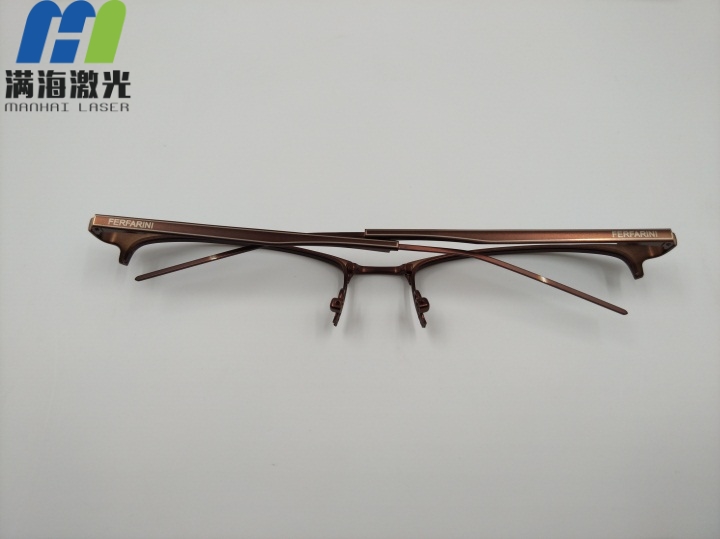 鋅鋁合金（jīn）眼鏡肶打（dǎ）標