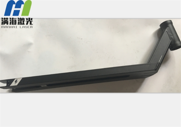 滑板車底（dǐ）板（bǎn）激光刻字加工