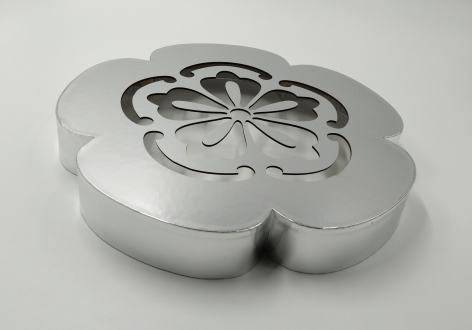紙質香水盒蓋鐳（léi）射切割鏤空