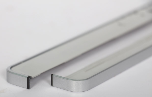 惠普筆記本電腦天線蓋旋轉打（dǎ）標