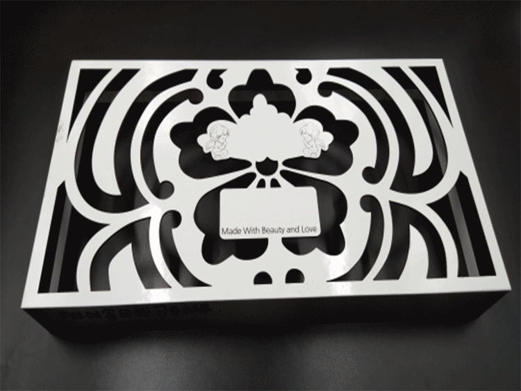 汽車配件塑膠（jiāo）件激光（guāng）加工