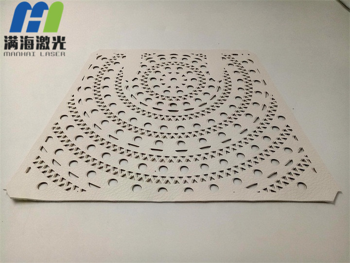 女式白色挎包皮革（gé）激光鏤空